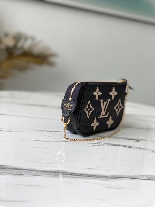 루이비통 미니 포쉐트 악세수아 블랙 [매장가 110만원대]