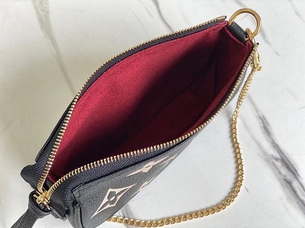 루이비통 미니 포쉐트 악세수아 블랙 [매장가 110만원대]