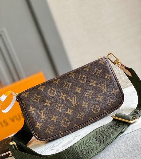 루이비통 멀티 포쉐트 악세수아 카키 [매장가 340만원대]