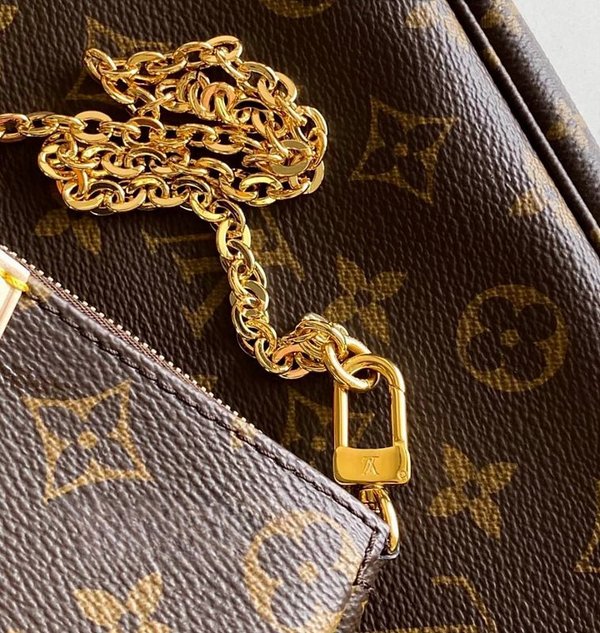 루이비통 멀티 포쉐트 악세수아 카키 [매장가 340만원대]