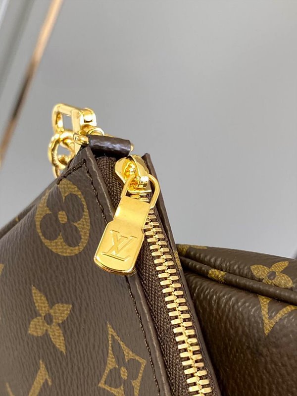 루이비통 멀티 포쉐트 악세수아 카키 [매장가 340만원대]