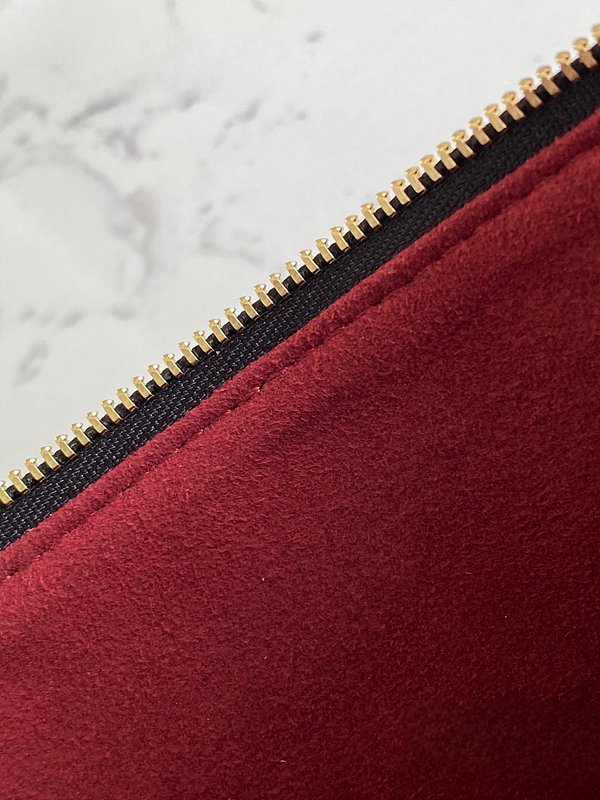 루이비통 멀티 포쉐트 악세수아 블랙/베이지 [매장가 380만원대]