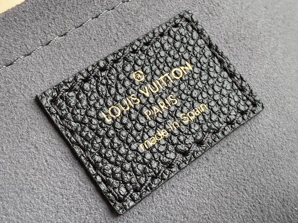 루이비통 멀티 포쉐트 악세수아 모노그램 앙프렝뜨 [매장가 370만원대]