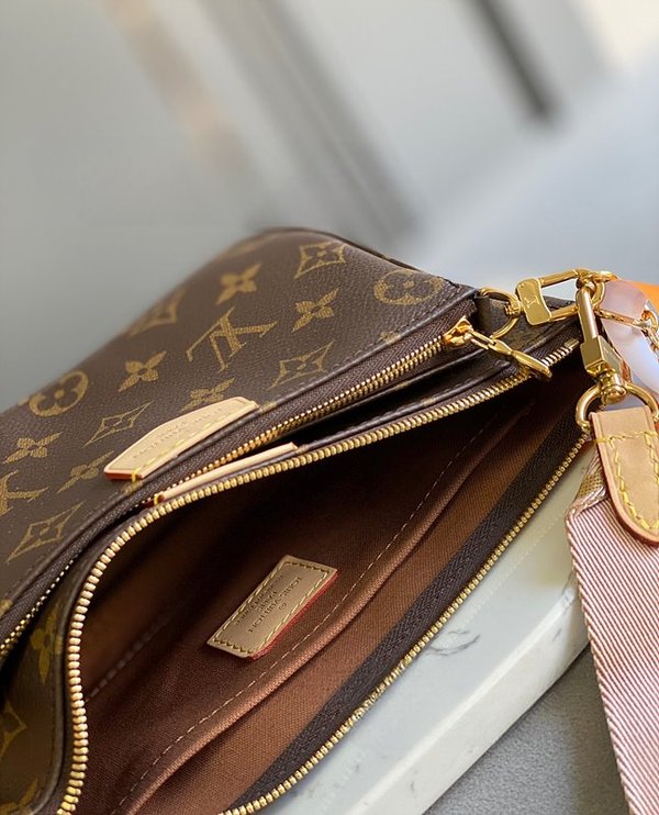 루이비통 멀티 포쉐트 악세수아 로즈클레르 [매장가 340만원대]