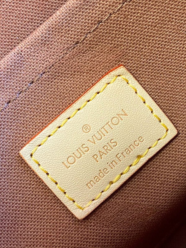 루이비통 멀티 포쉐트 악세수아 로즈클레르 [매장가 340만원대]