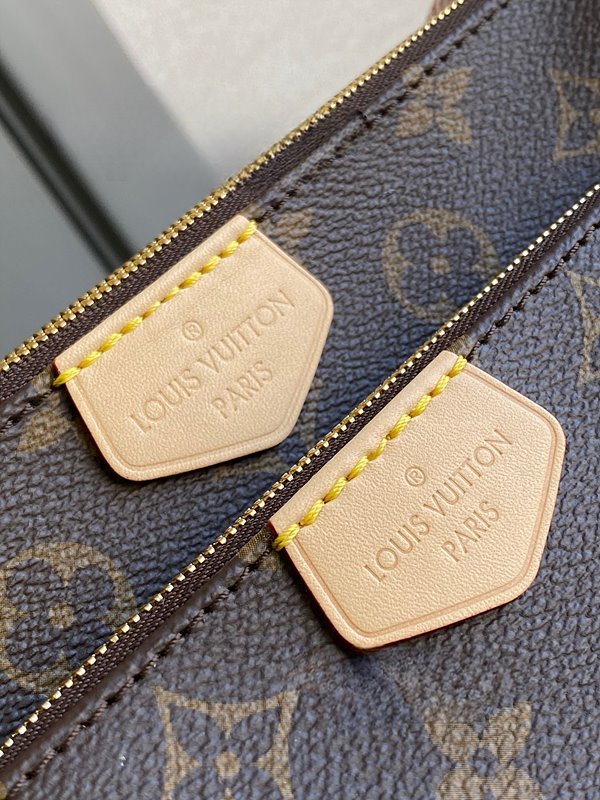 루이비통 멀티 포쉐트 악세수아 로즈클레르 [매장가 340만원대]