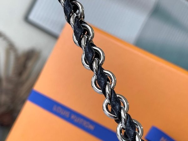 루이비통 락미 에버 미니 블랙 [매장가 410만원대]