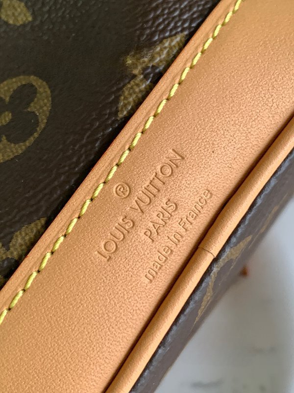 루이비통 나노 노에 모노그램 [매장가 240만원대]