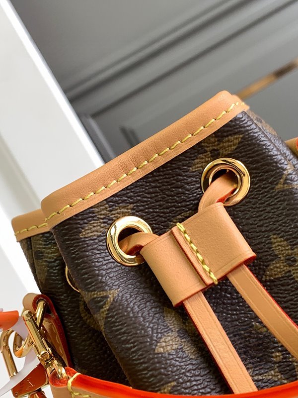 루이비통 나노 노에 모노그램 [매장가 240만원대]