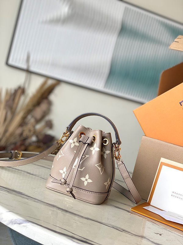 루이비통 나노 노에 베이지 [매장가 270만원대]