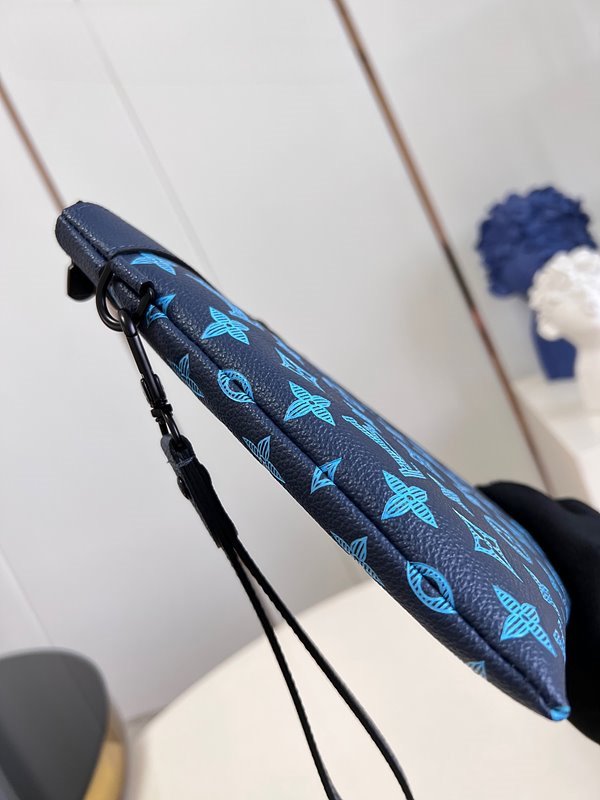 루이비통 포쉐트 투고 [매장가 150만원대]