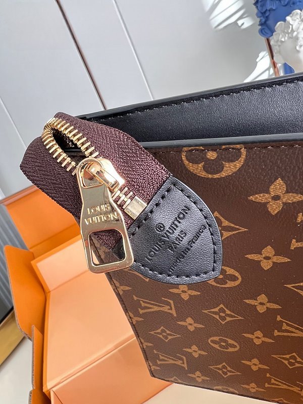 루이비통 포쉐 토일렛 NM [매장가 130만원대]