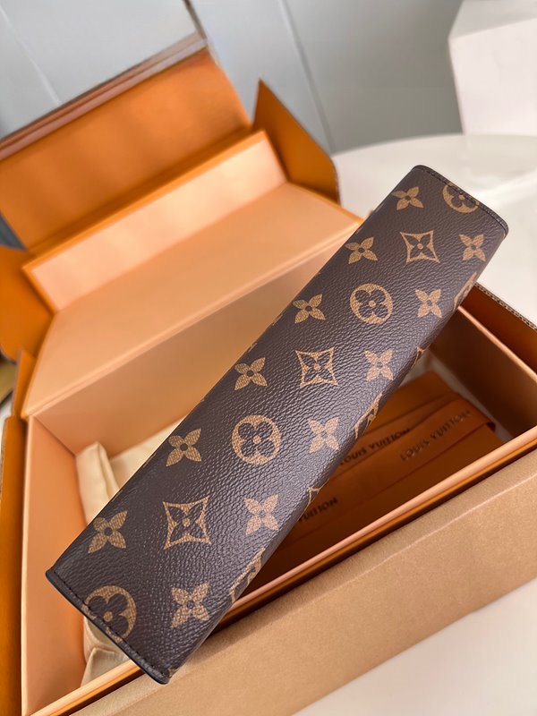 루이비통 포쉐 토일렛 NM [매장가 130만원대]