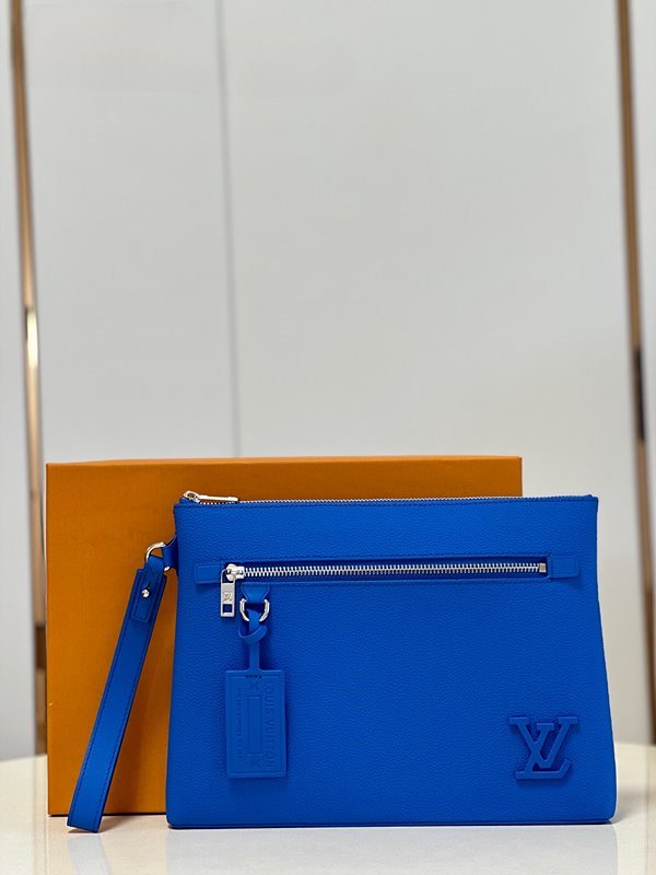 루이비통 테이크오프 파우치 [매장가 220만원대]