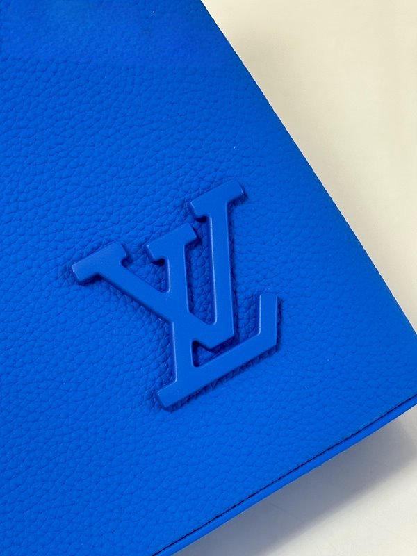 루이비통 테이크오프 파우치 [매장가 220만원대]