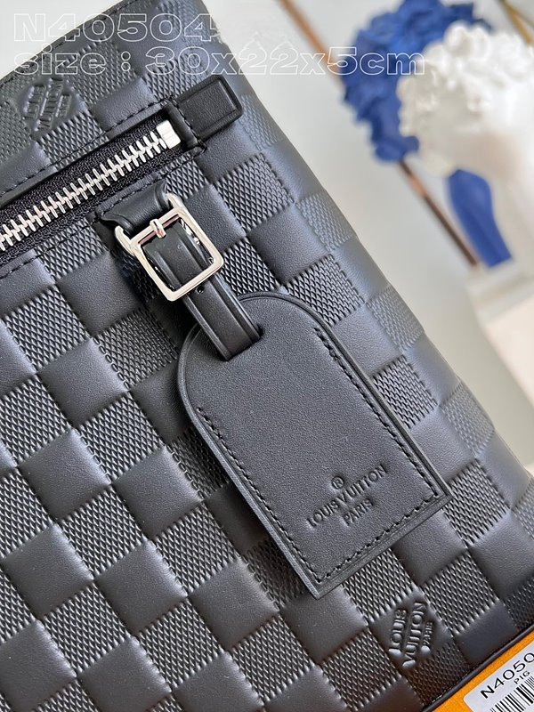 루이비통 테이크오프 파우치 [매장가 190만원대]