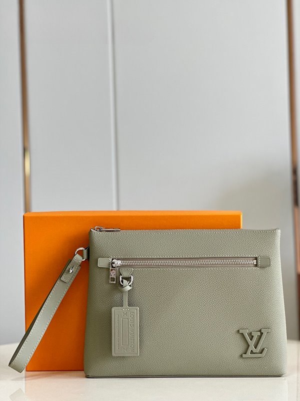 루이비통 아이패드 파우치 [매장가 220만원대]