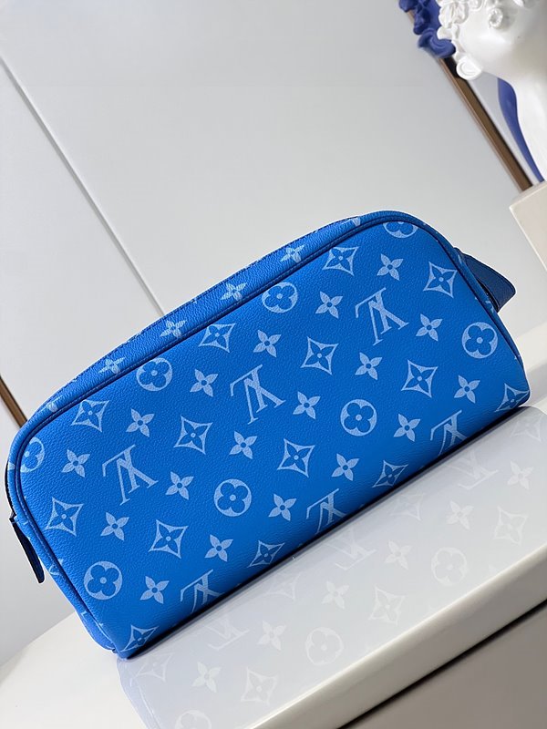 루이비통 돕키트 클러치 [매장가 130만원대]