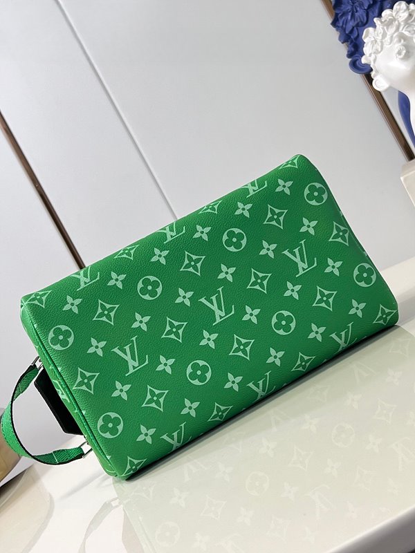 루이비통 돕키트 클러치 [매장가 130만원대]