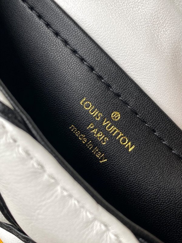 루이비통 피코 GO-14 화이트 [매장가 560만원대]