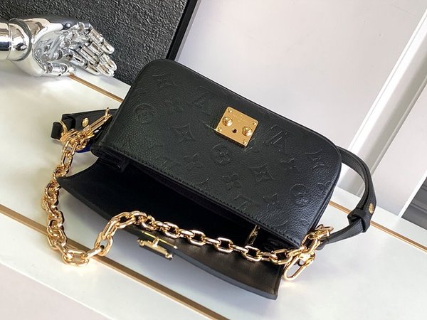 루이비통 포쉐트 이스트 웨스트 블랙 [매장가 390만원대]