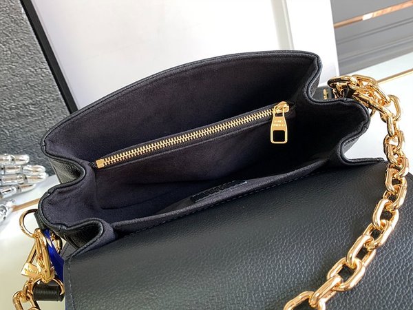 루이비통 포쉐트 이스트 웨스트 블랙 [매장가 390만원대]