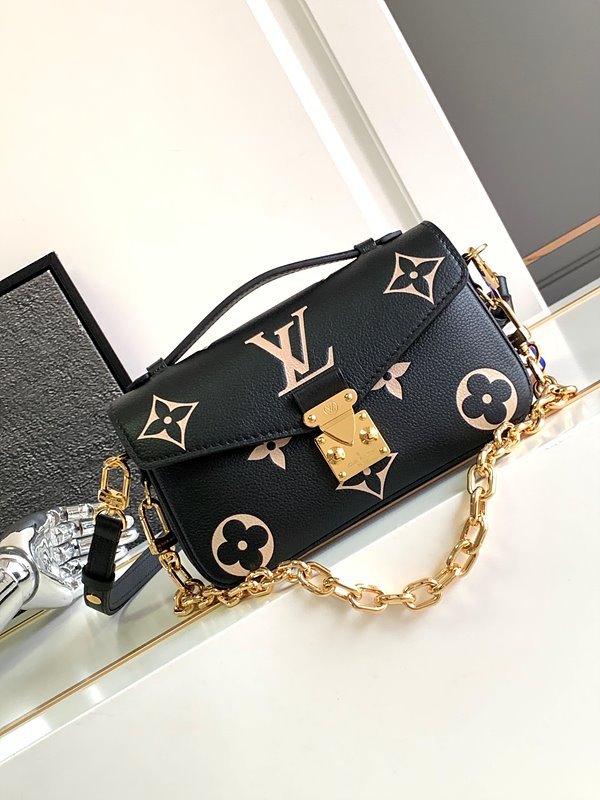 루이비통 포쉐트 이스트 웨스트 느와르베이지 [매장가 410만원대]