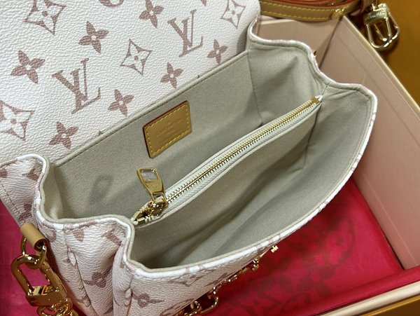 루이비통 포쉐트 이스트 웨스트 기타 모노그램 캔버스 [매장가 400만원대]