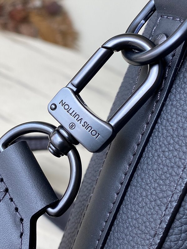 루이비통 파일럿 브리프케이스 [매장가 560만원대]