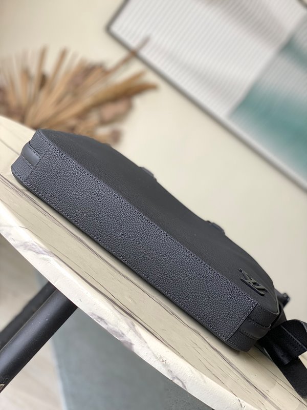 루이비통 파일럿 브리프케이스 [매장가 560만원대]