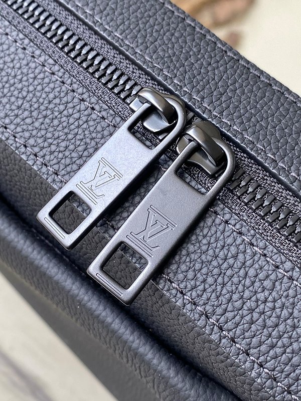 루이비통 파일럿 브리프케이스 [매장가 560만원대]