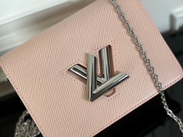 루이비통 트위스트 벨트 체인 파우치 핑크 [매장가 250만원대]