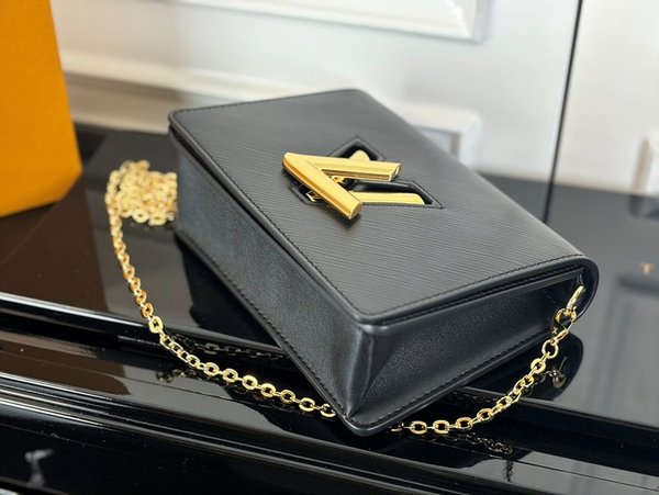 루이비통 트위스트 벨트 체인 파우치 블랙 [매장가 250만원대]