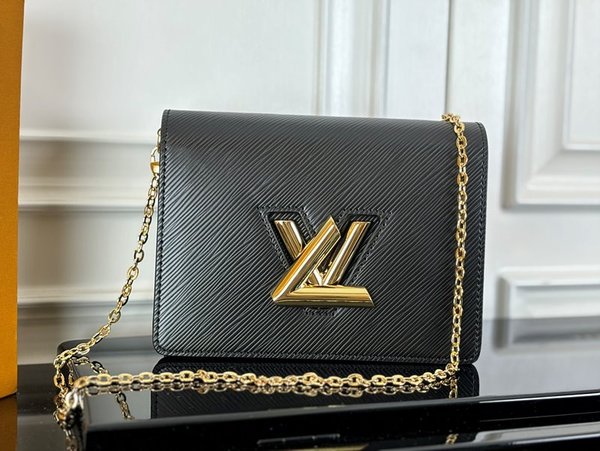 루이비통 트위스트 벨트 체인 파우치 블랙 [매장가 250만원대]