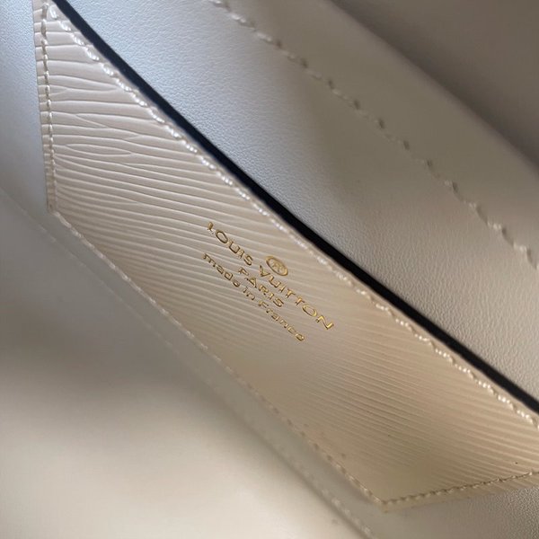 루이비통 트위스트 MM 스마트 스트랩 체인 NL 화이트 [매장가 630만원대]