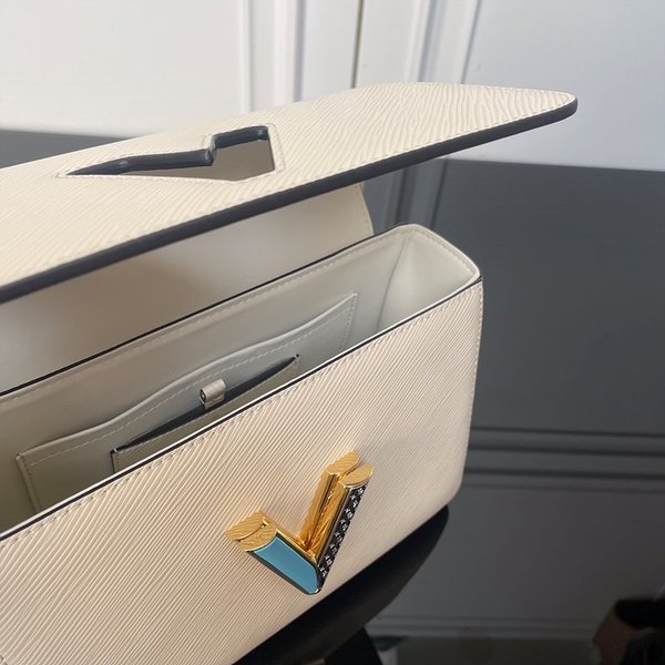 루이비통 트위스트 MM 스마트 스트랩 체인 NL 화이트 [매장가 630만원대]