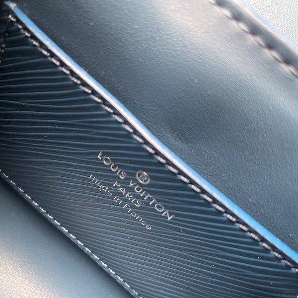 루이비통 트위스트 MM 스마트 스트랩 체인 NL 블루 [매장가 630만원대]