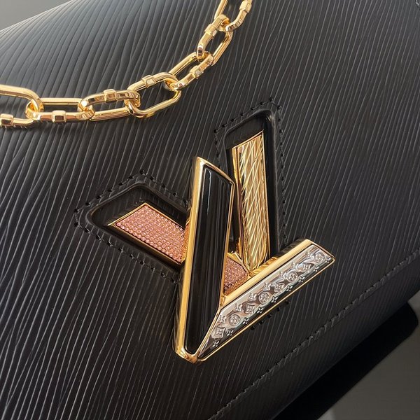 루이비통 트위스트 MM 스마트 스트랩 체인 NL 블랙 [매장가 630만원대]