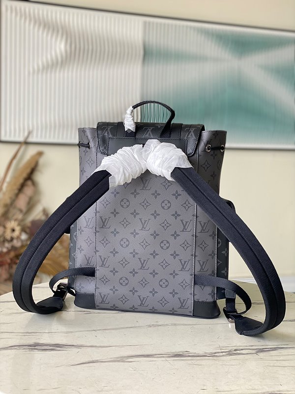 루이비통 크리스토퍼 PM [매장가 420만원대]