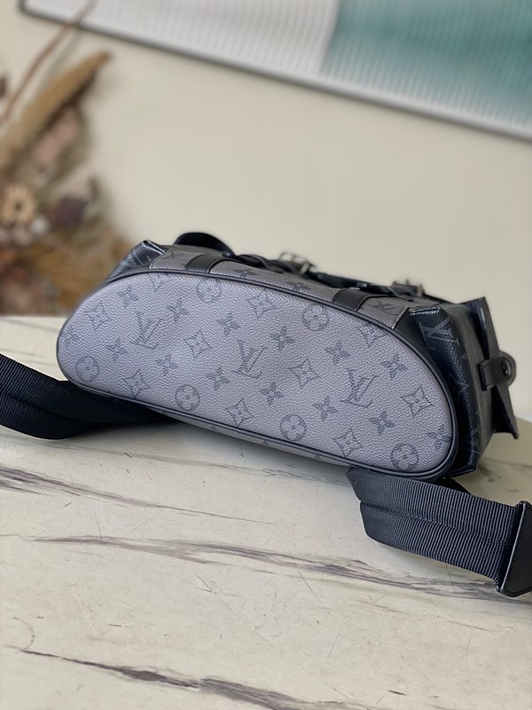 루이비통 크리스토퍼 PM [매장가 420만원대]