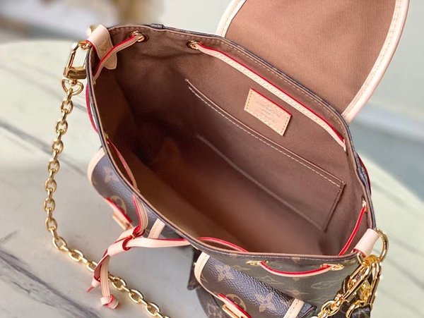 루이비통 익스커션 PM [매장가 430만원대]