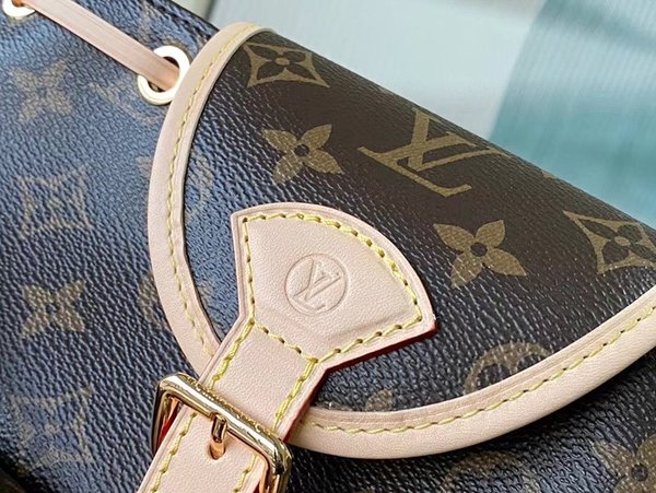 루이비통 익스커션 PM [매장가 430만원대]