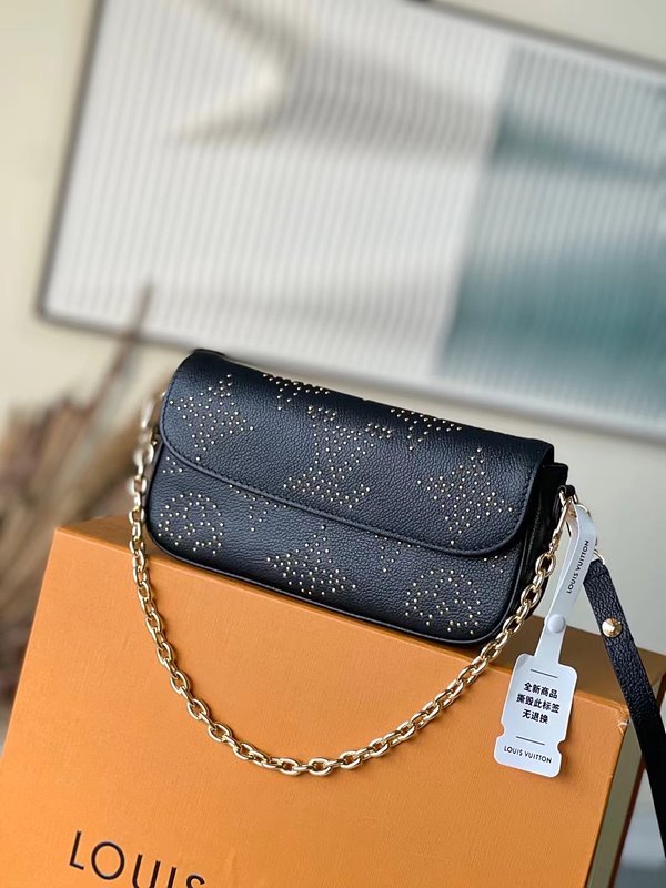 루이비통 월릿 온 체인 아이비 블랙 [매장가 290만원대]