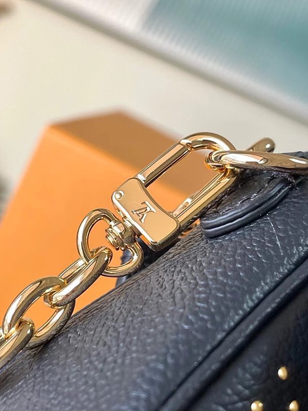 루이비통 월릿 온 체인 아이비 블랙 [매장가 290만원대]