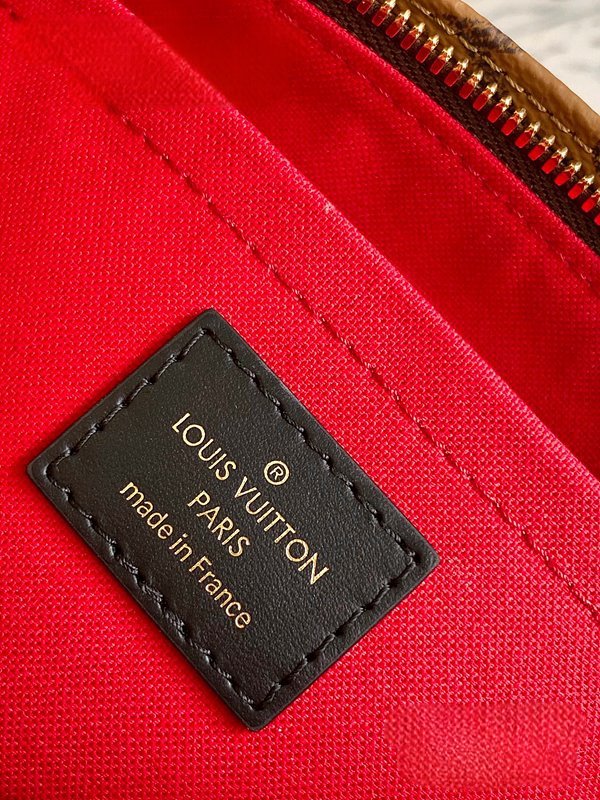 루이비통 온더고 이스트 웨스트 모노그램 리버스 캔버스 [매장가 370만원대]