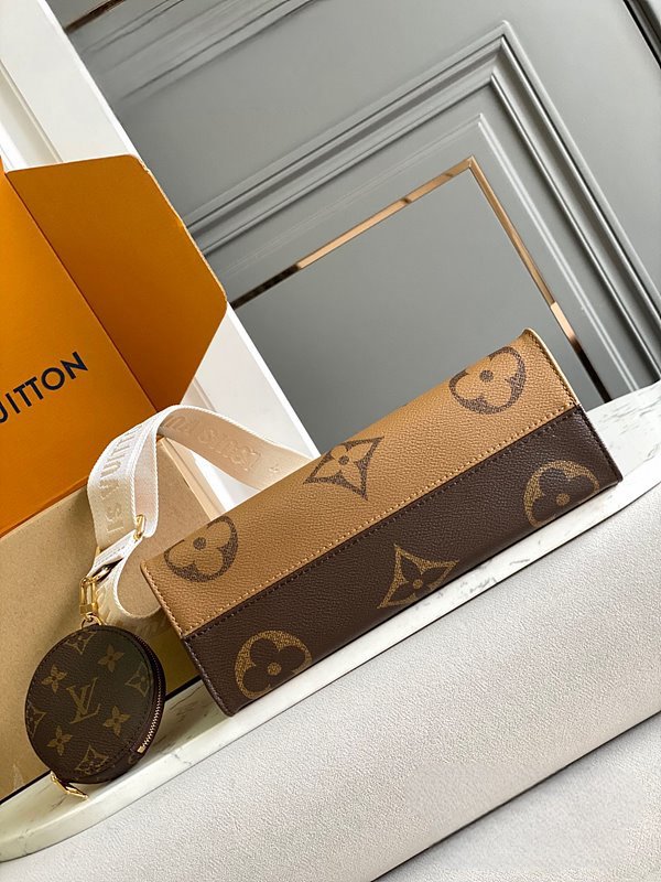 루이비통 온더고 이스트 웨스트 모노그램 리버스 캔버스 [매장가 370만원대]