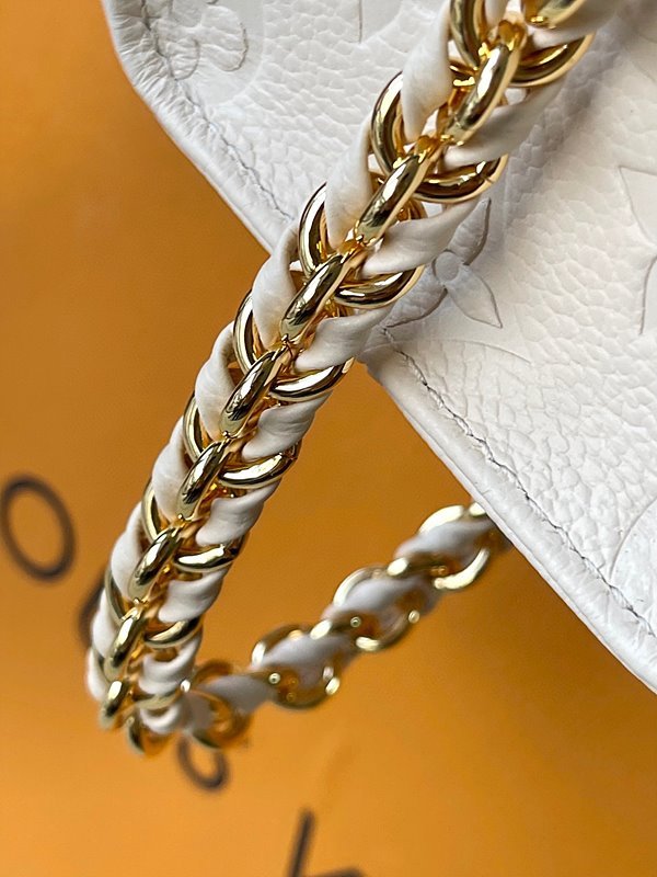 루이비통 온더고 이스트 웨스트 크림 [매장가 410만원대]