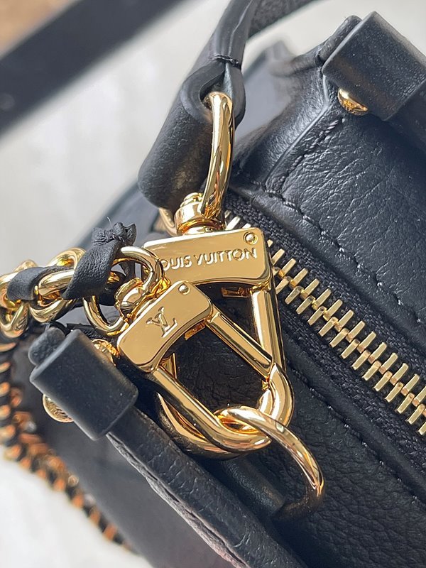 루이비통 온더고 이스트 웨스트 블랙 [매장가 410만원대]