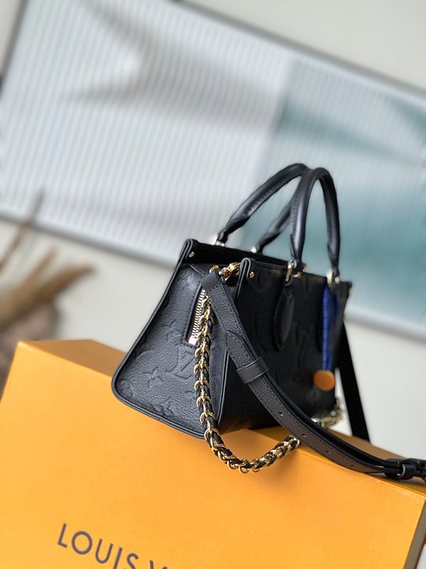 루이비통 온더고 이스트 웨스트 블랙 [매장가 410만원대]