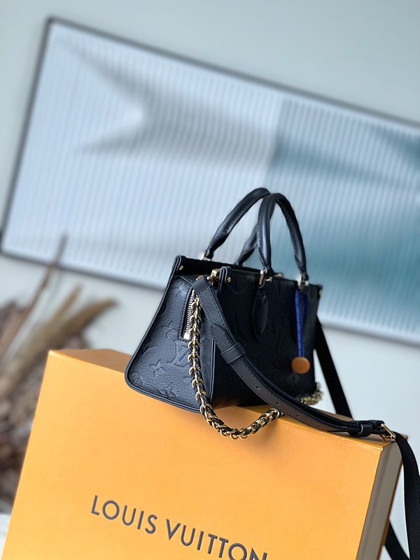 루이비통 온더고 이스트 웨스트 블랙 [매장가 410만원대]